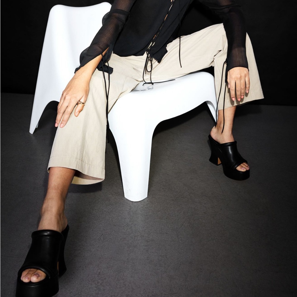 SOLD - H&M straight leg cargo pants